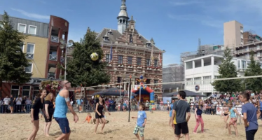 Twan gaat dit weekend beachvolleyballen in Kerkrade?!