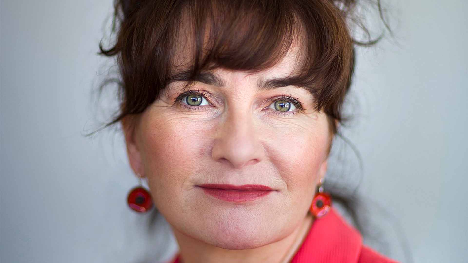 Anya Niewierra vertelt het geheim achter haar bestsellers bij Bibliotheek Nuth