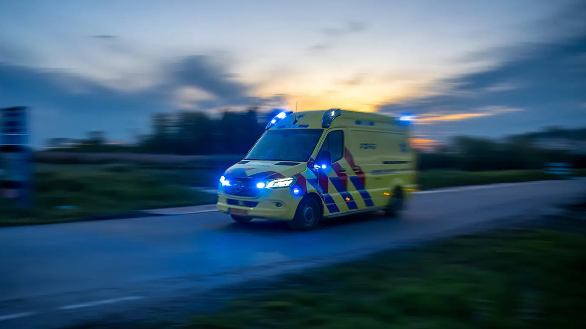 Scooterrijder gewond bij aanrijding Roda JC-ring