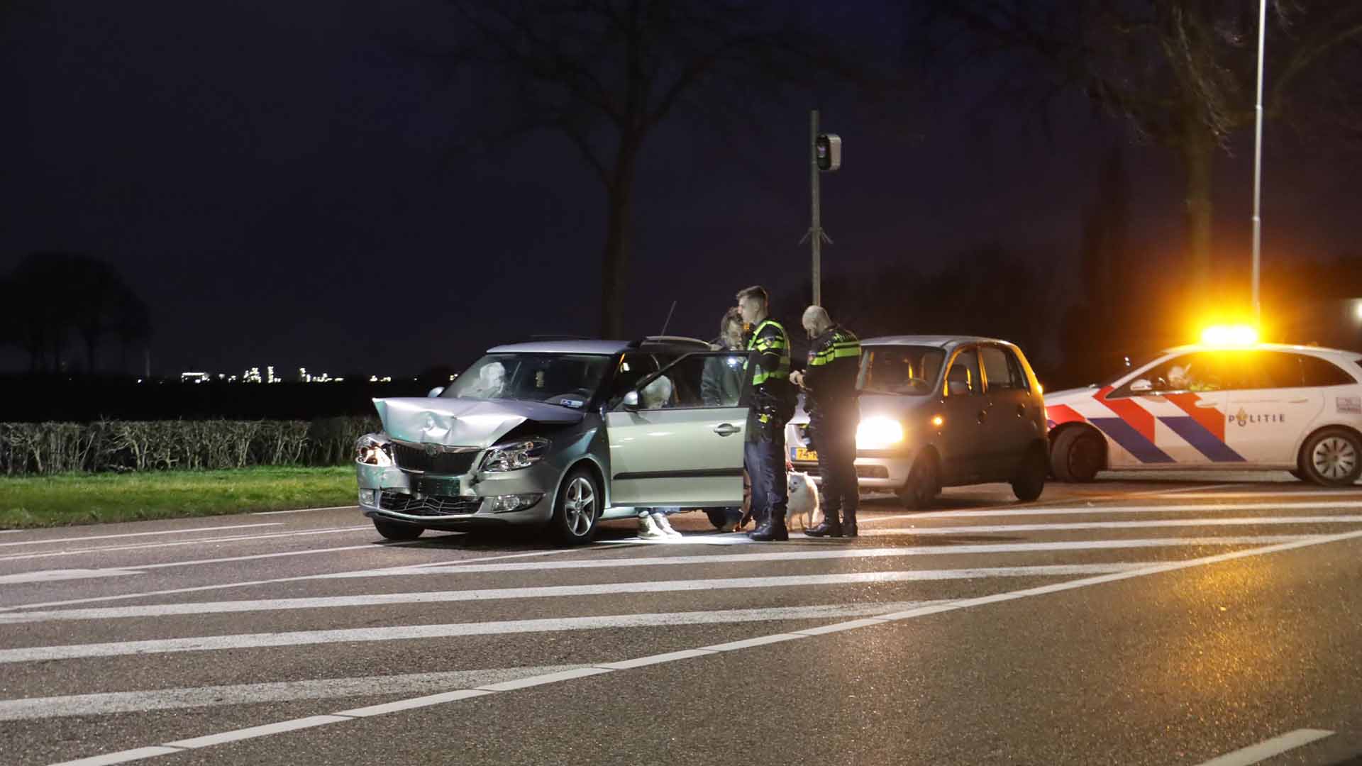Kop-staartbotsing op Provincialeweg Noord bij Doenrade: Oudere vrouw gewond