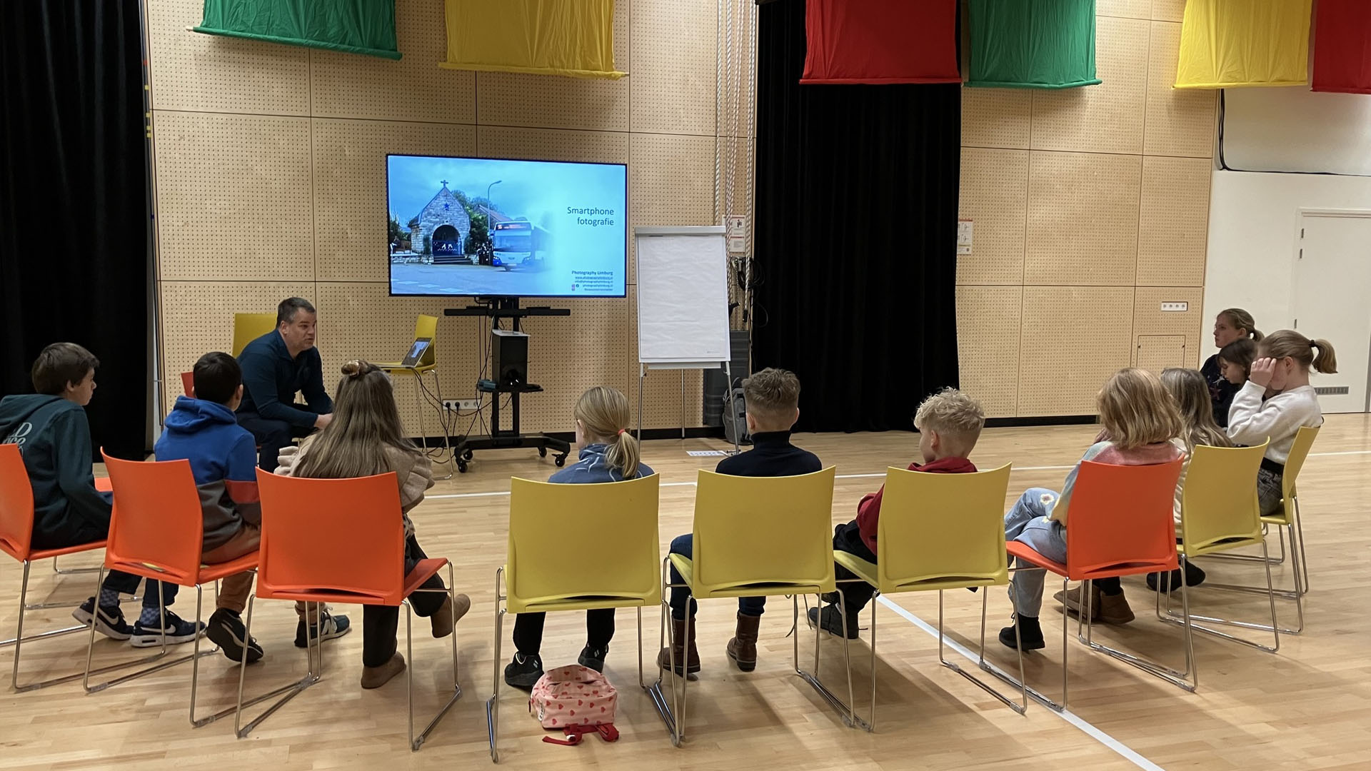 Jongeren in Ubachsberg ontdekken smartphonefotografie tijdens workshop