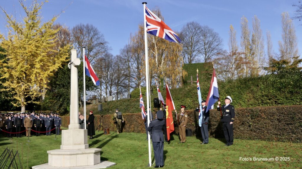 Ingetogen Poppy Day-herdenking in Brunssum: eerbetoon aan 328 Britse soldaten