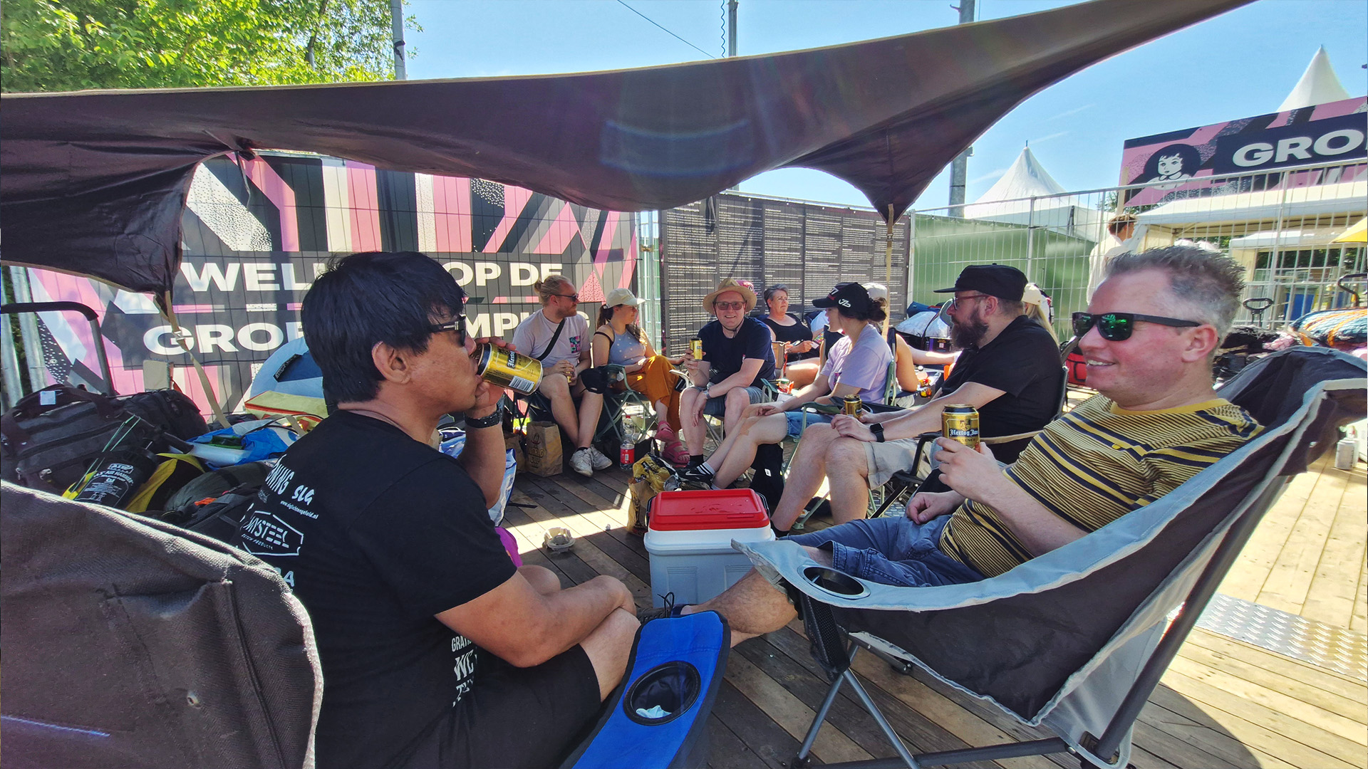 Eerste Pinkpopgangers trotseren de hitte: ‘De sfeer begint al vóór het festival’